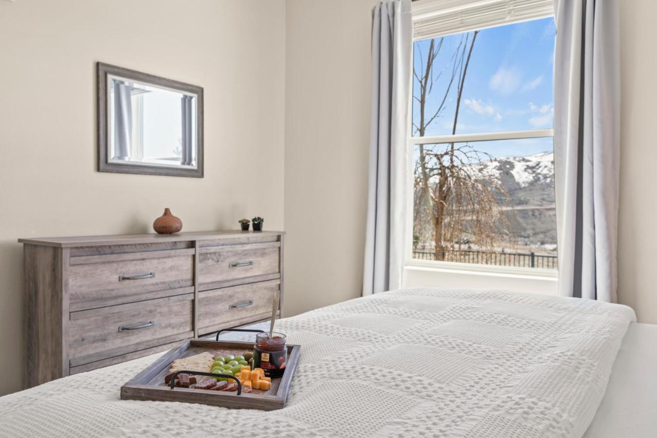 리노 Luxury Retreat - King Beds, Hot Tub, & Pool - Family & Remote Work Friendly 아파트 외부 사진
